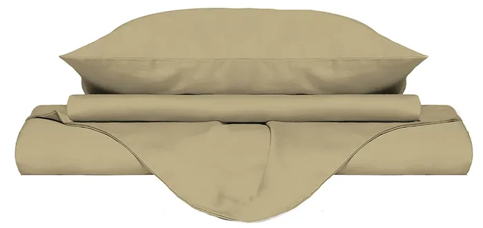 Bettbezug für Doppelbetten mit Tasche und einfarbigen cremefarbenen Kissenbezügen