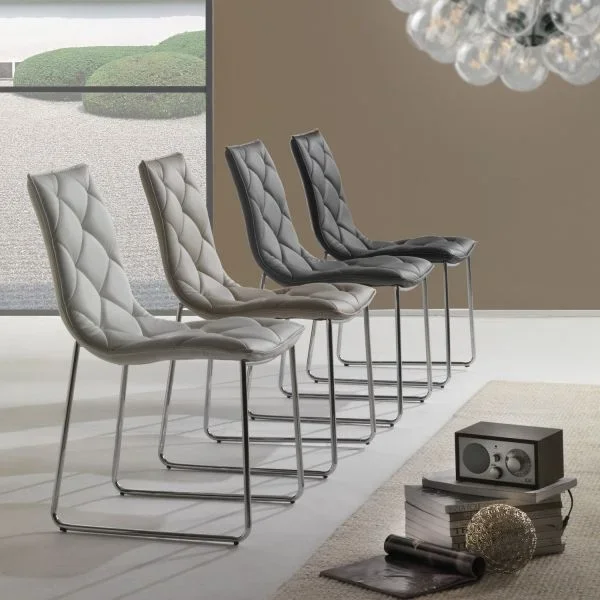 Coppia sedie a slitta design moderno in metallo ed ecopelle Armas